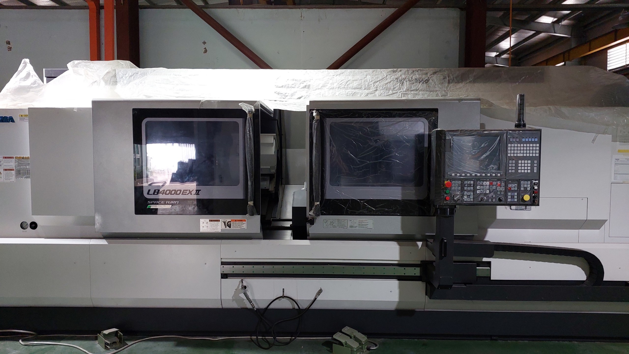 MÁY TIỆN CNC 4 TRỤC - OKUMA LB4000EXII MYC 2000